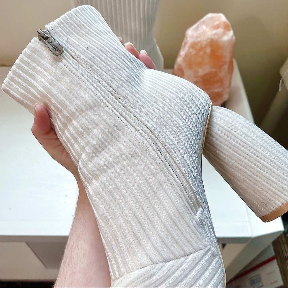 ✧･ﾟnwot cape robbin boots - Picture 5 of 9
